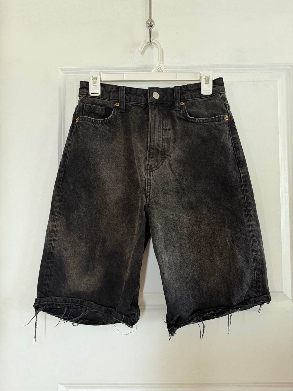 H&M &DENIM Washed Black High Waisted Baggy Bermuda Shorts Size 2 (US 2 / EUR 34)